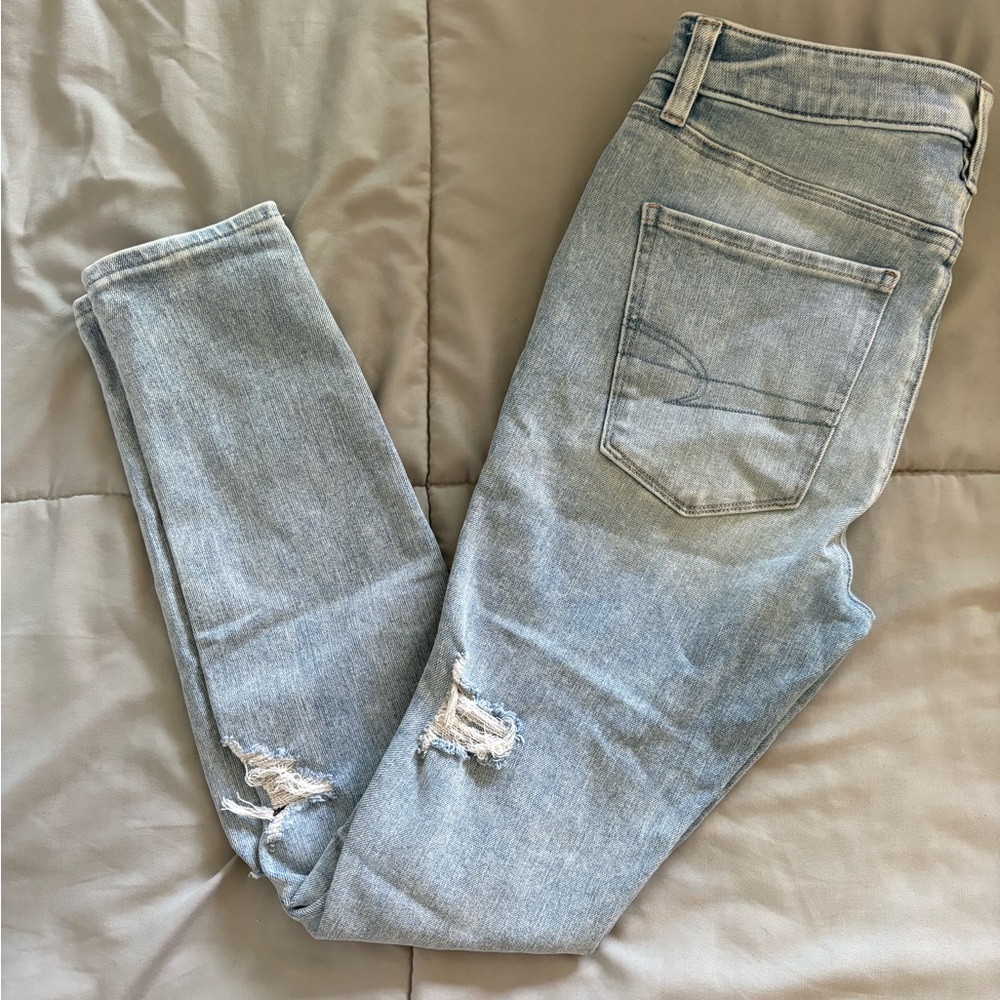 American Eagle Outfitters Light Wash Ripped Jeans